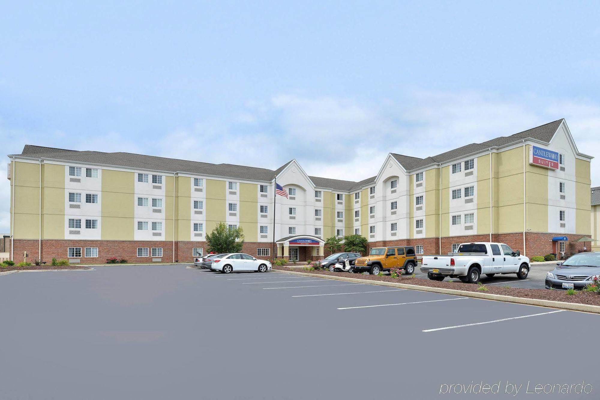 Candlewood Suites Bloomington-Normal Exterior photo